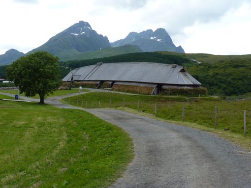 2011-07-21 056 E10 Lofoten, Borg Vikingaby