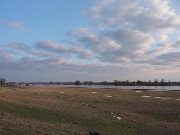 020 2013-04-02 033 Elbe Ställplats