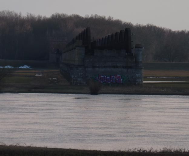 2013-04-02 032 Elbe Ställplats