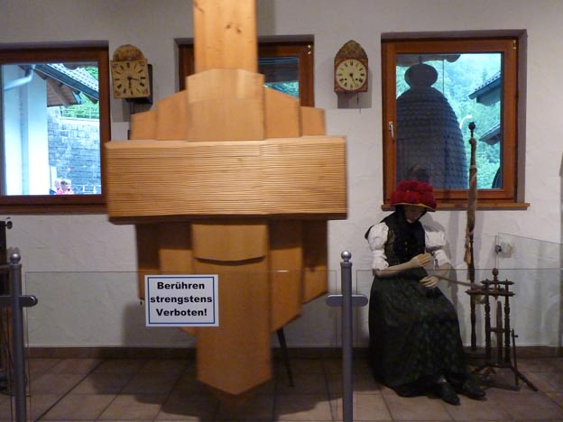 011 2014-07-11 015 Världens största gökur