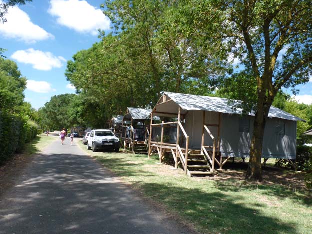 035 2015-07-21 017 Camping I'le de Offard Saumur Loire