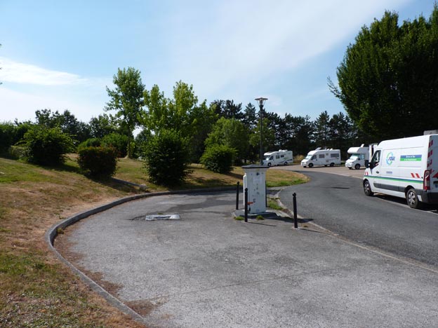 024 2016-07-22 001 Ställplats Oradour-sur-Glane