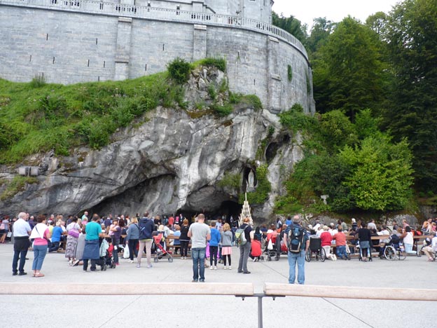 010-2016-08-04-013-sanctuary-lourdes